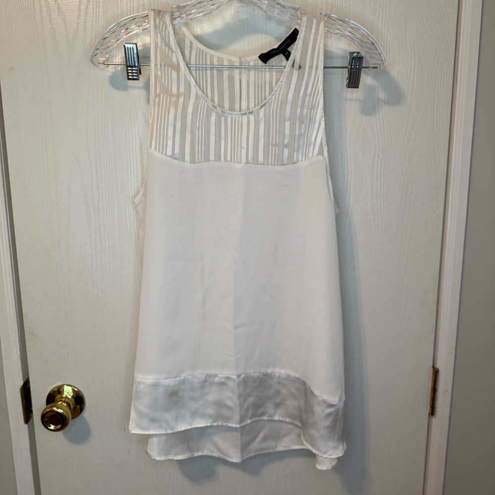 Elegant White Sleeveless Top Office Work Attire Size Medium